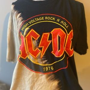 Cropped Graphic shirt